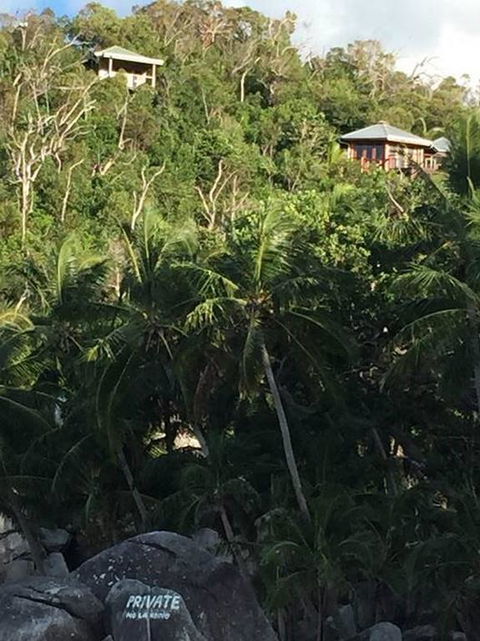 Bedarra Island Treetop Hideaway - Pubs and Clubs 3