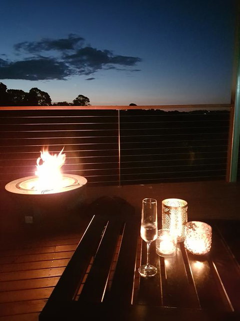 Beechmont Bean Cabins - Pubs and Clubs 3