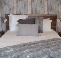 Bella Cosa Bed and Breakfast - Pubs and Clubs
