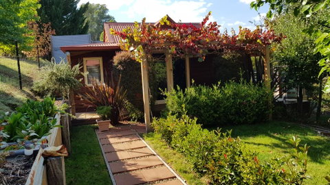 Bella Rouge Cottage Bright - Pubs and Clubs 1