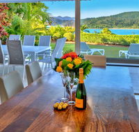Bella Vista East 3 Luxury Ocean Views Large Flat Grassed Area And Buggy - Pubs and Clubs