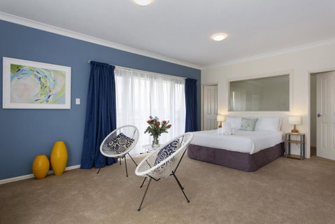 Bella Vista Townhouse With Views - Go Out 0
