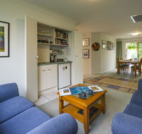 Bellevue Bed  Breakfast - Pubs and Clubs