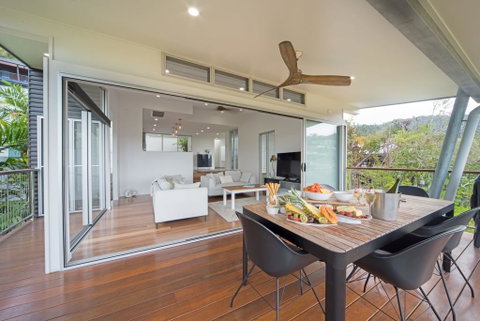 Bellevue Holiday Home - Airlie Beach - Go Out 2