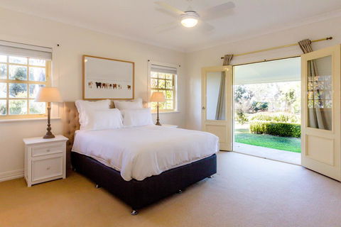 Bellfield House Mudgee - Pubs and Clubs 1