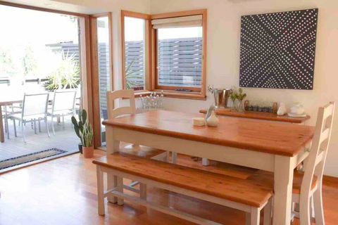 Best Location In Hobart! Luxury 4 Bedroom With Stunning Views - Pubs and Clubs 2