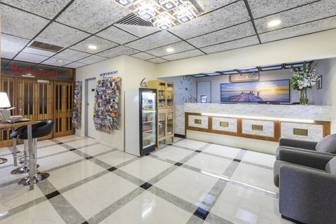 Best Western Adelaide Granada Motor Inn - Pubs and Clubs 1