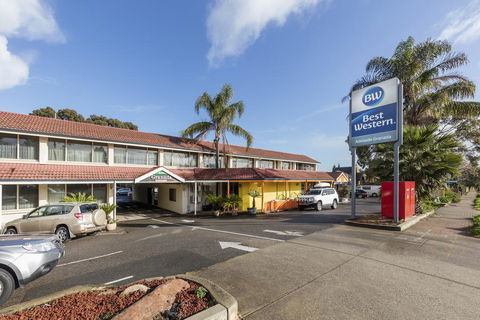 Best Western Adelaide Granada Motor Inn - Pubs and Clubs 0
