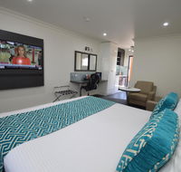 Best Western Bluegum Motel - Pubs and Clubs