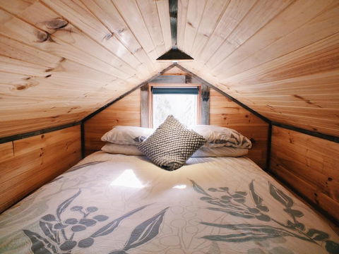 Big Tiny Seven Hills Tiny House, Tallarook - Pubs and Clubs 3