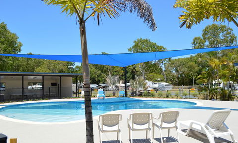 BIG4 Mackay Blacks Beach Holiday Park - Pubs and Clubs 2