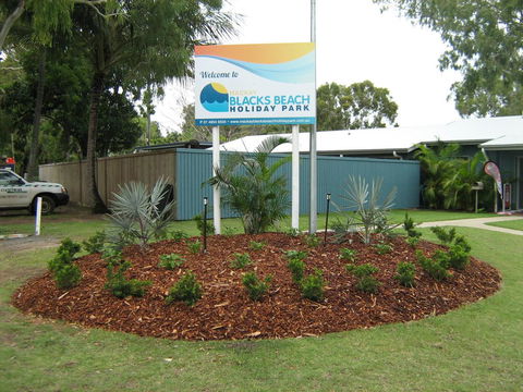 BIG4 Mackay Blacks Beach Holiday Park - Pubs and Clubs 0