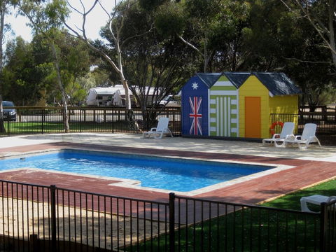 BIG4 Port Willunga Tourist Park - Pubs and Clubs 0