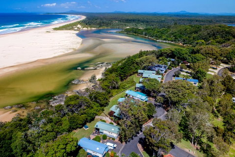 BIG4 Sawtell Beach Holiday Park - Pubs and Clubs 1