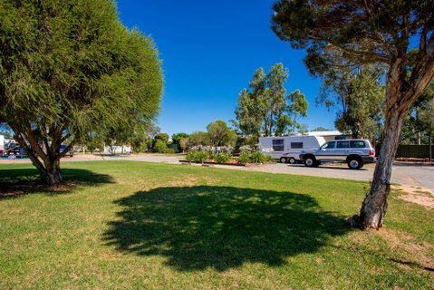 BIG4 Shepparton Park Lane Holiday Park - Pubs and Clubs 1