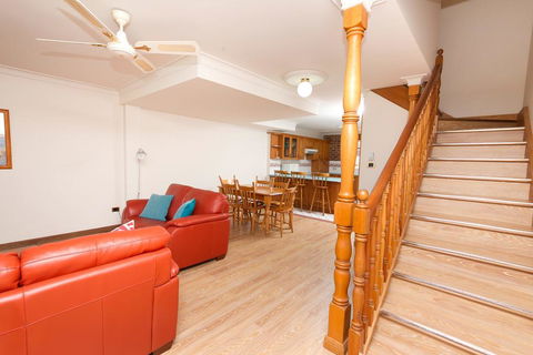 Birchgrove Terrace, Unit 3, Recreation Lane - Go Out 3