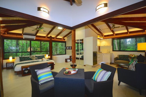 Black Palm Cape Tribulation - Pubs and Clubs 1