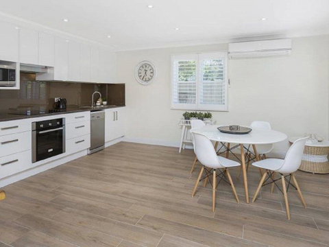Blake Loft On Manning - 500 Metres To Two Beaches - Pubs and Clubs 1