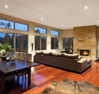 Blue Cliff Retreat - Pubs and Clubs