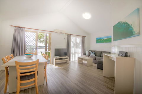 Blue Dolphin Holiday Resort - Go Out 2