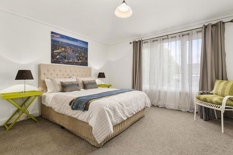 Blue Rosella On Piper - Pubs and Clubs 2