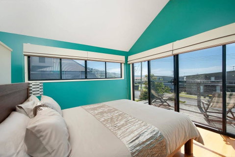 BLUE SKYES - Family Home With Balcony & Views. - Go Out 2