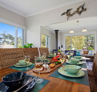 Blue Waters Cottage - 120m to Jervis Bay - Pubs and Clubs