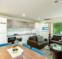 Bluewater 1 - Rainbow Shores Amazing Location Easy Walk To Beach Pool Aircon Outdoor spa - Go Out