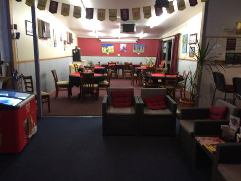 Bluff Hotel - Pubs and Clubs 2