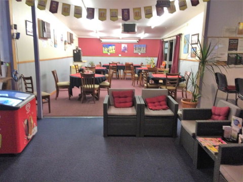 Bluff Hotel - Pubs and Clubs 3