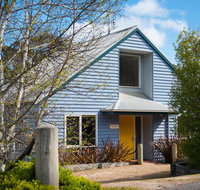 Boatshed Villa Yellow Door - Pubs and Clubs