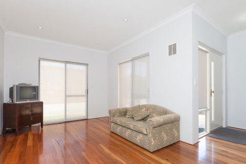 The Lane, Doubleview - Pubs and Clubs 1