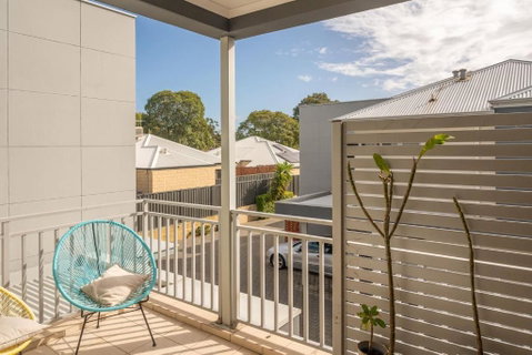 The Nordic Nook - A Relaxed Redcliffe Stay - Go Out 1