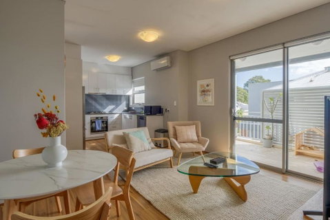 The Nordic Nook - A Relaxed Redcliffe Stay - Go Out 2