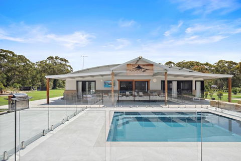 The Retreat - Pubs and Clubs 0