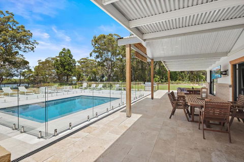 The Retreat - Pubs and Clubs 3