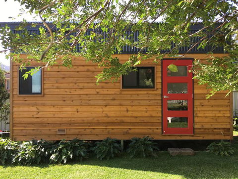 Tiny House - Go Out 0