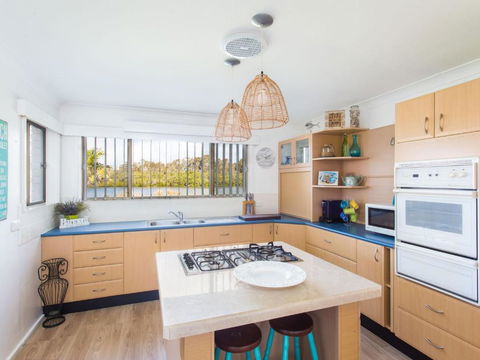 Waterside At Point Road - Pubs and Clubs 2