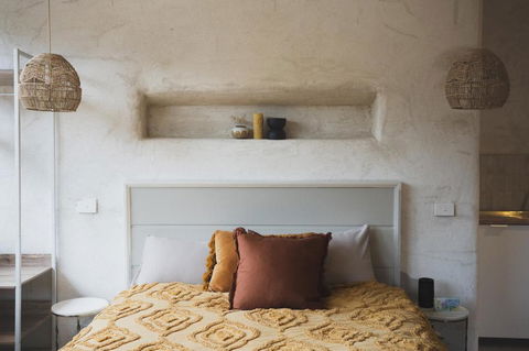 Wandi Farm Retreat - Pubs and Clubs 3