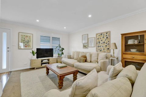 Warrendine Bliss - Cosy Couples Retreat, CBD - Pubs and Clubs 3