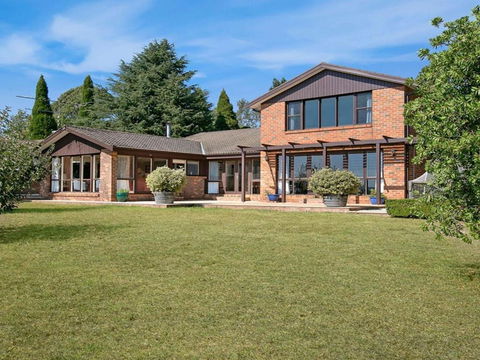 Warrington Park - Pubs and Clubs 2