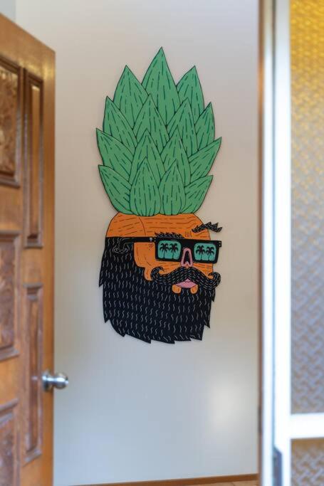 Waterfront Coastal Retreat - Pubs and Clubs 2