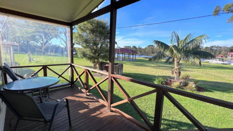 Waterfront Cottage In The Tranquil Sussex Inlet - Pubs and Clubs 0