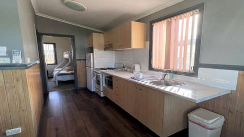 Waterfront Cottage In The Tranquil Sussex Inlet - Pubs and Clubs 3