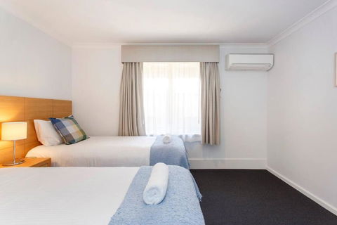 Waterfront Escape On Fishermans Wharf W Ocean View - Pubs and Clubs 2