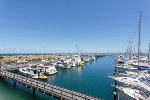 Waterfront Escape On Fishermans Wharf W Ocean View - Pubs and Clubs 3