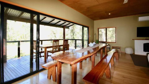 Waterfront Hideway - Sanctuary Point - Free Linen - Pubs and Clubs 1