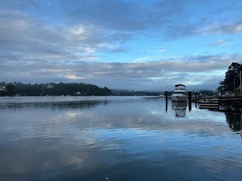 Waterfront Home In Oatley - Pubs and Clubs 3