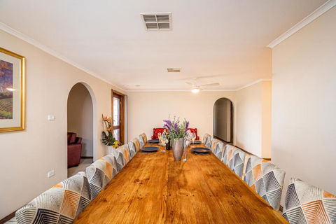 Watervale Hotel Guesthouse - Pubs and Clubs 2