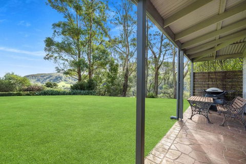 Watta Cottage - Pubs and Clubs 2